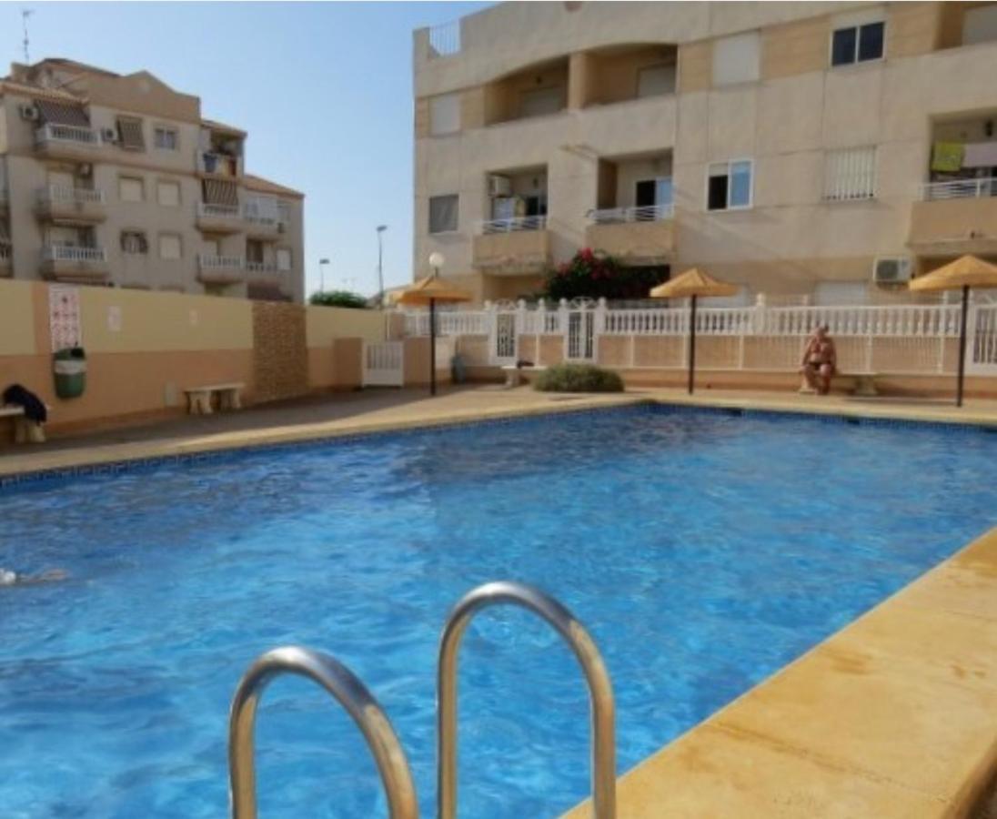 Bonito Apartamento De Dos Habitacion Y Piscina Torrevieja Exterior foto